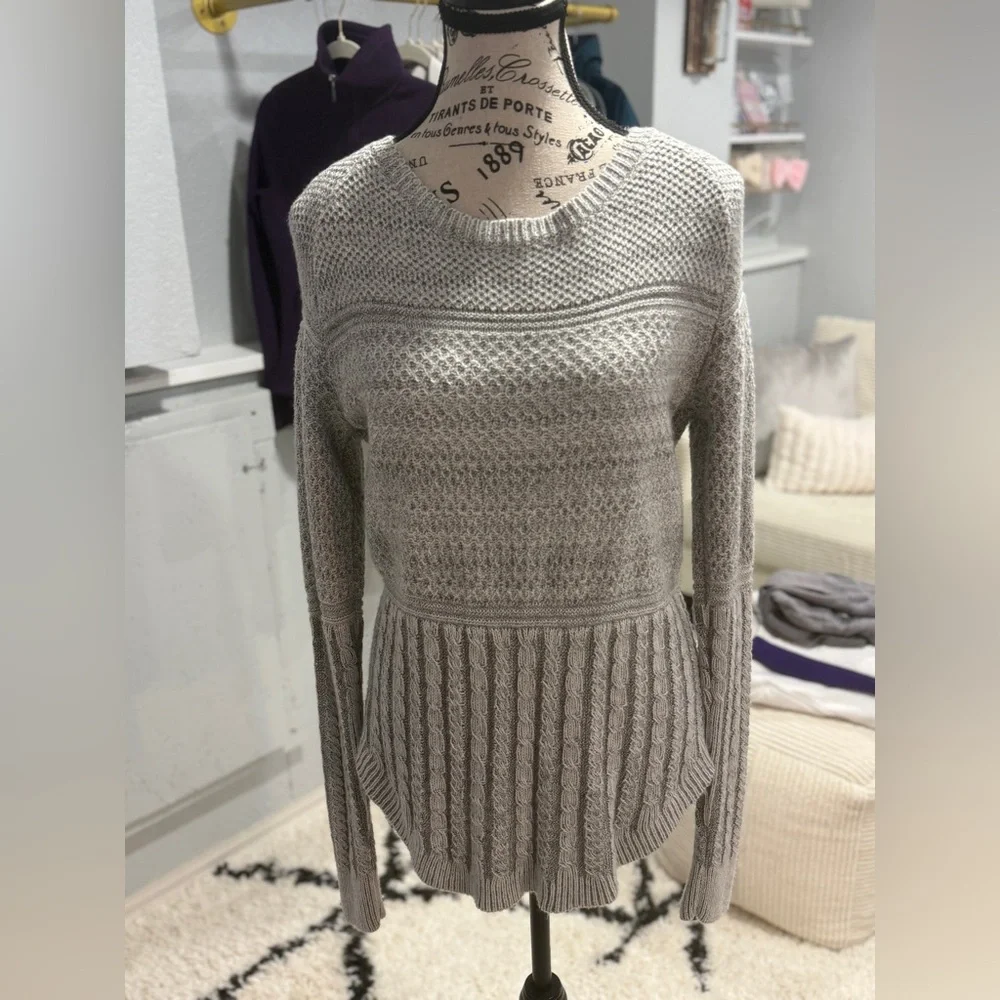 Athleta Merino Wool Blend Cable Knit Sweater Size Small - Picture 3 of 11